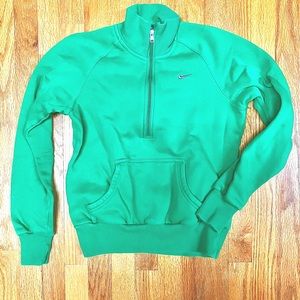 ☘️☘️ Nike Quarter Zip - Size M ☘️☘️